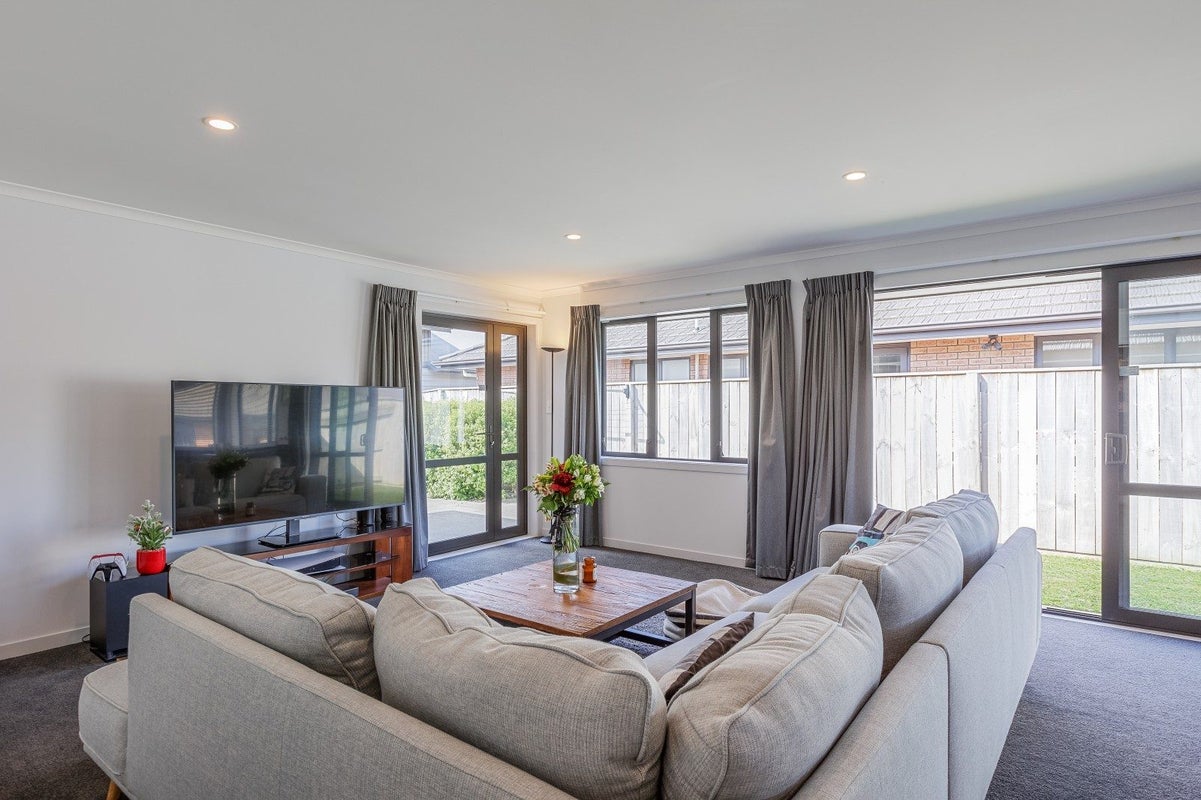 6 Arena Court, Palmerston North, Palmerston North - Carousel 2