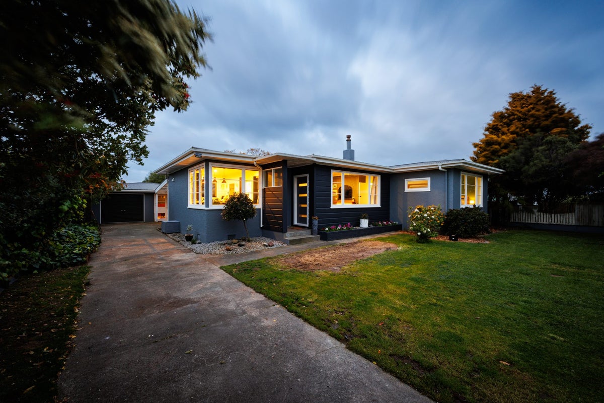 23 Forbury Avenue, Takaro, Palmerston North - Carousel 1