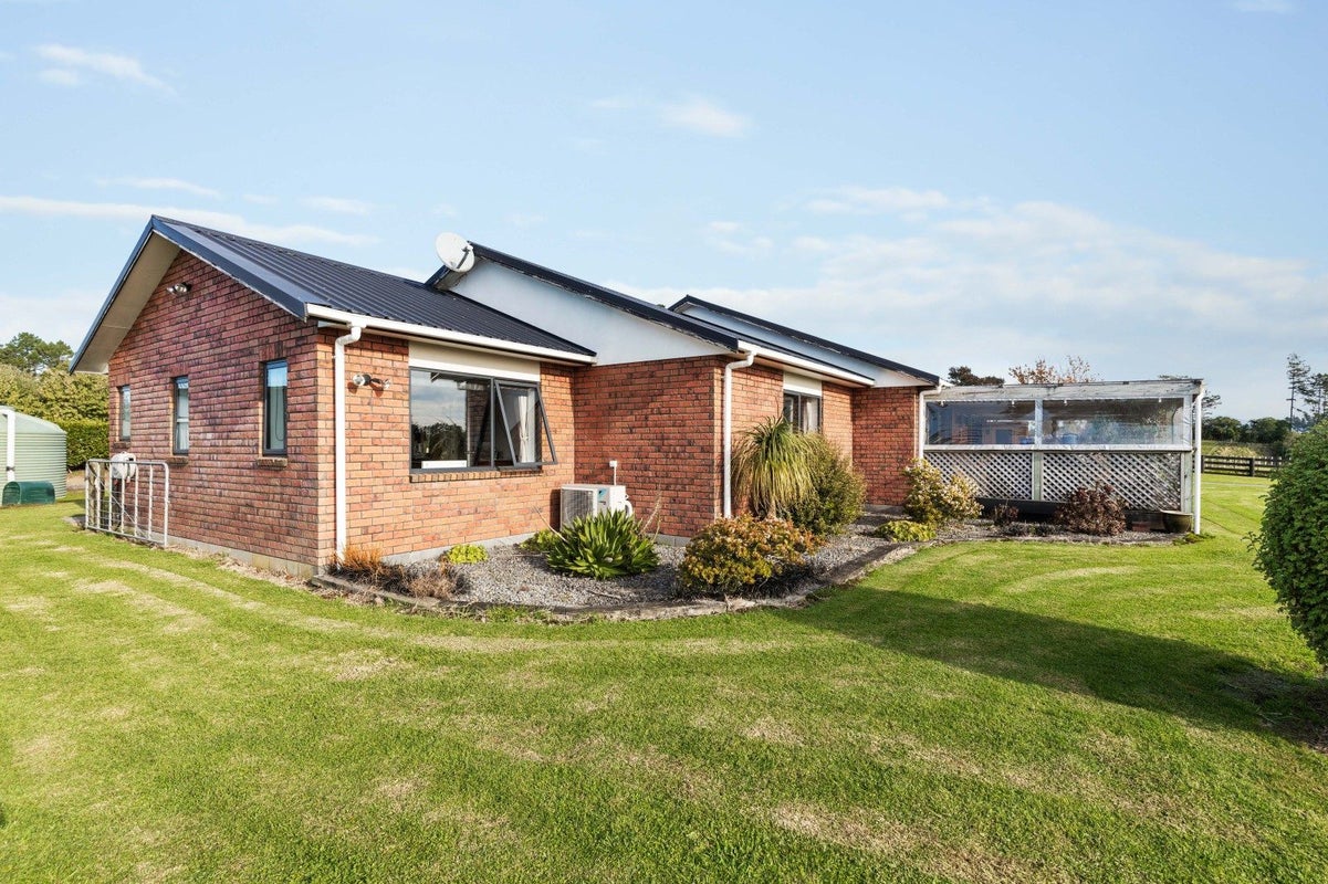 567 Smart Road, Hillsborough, New Plymouth - Carousel 2