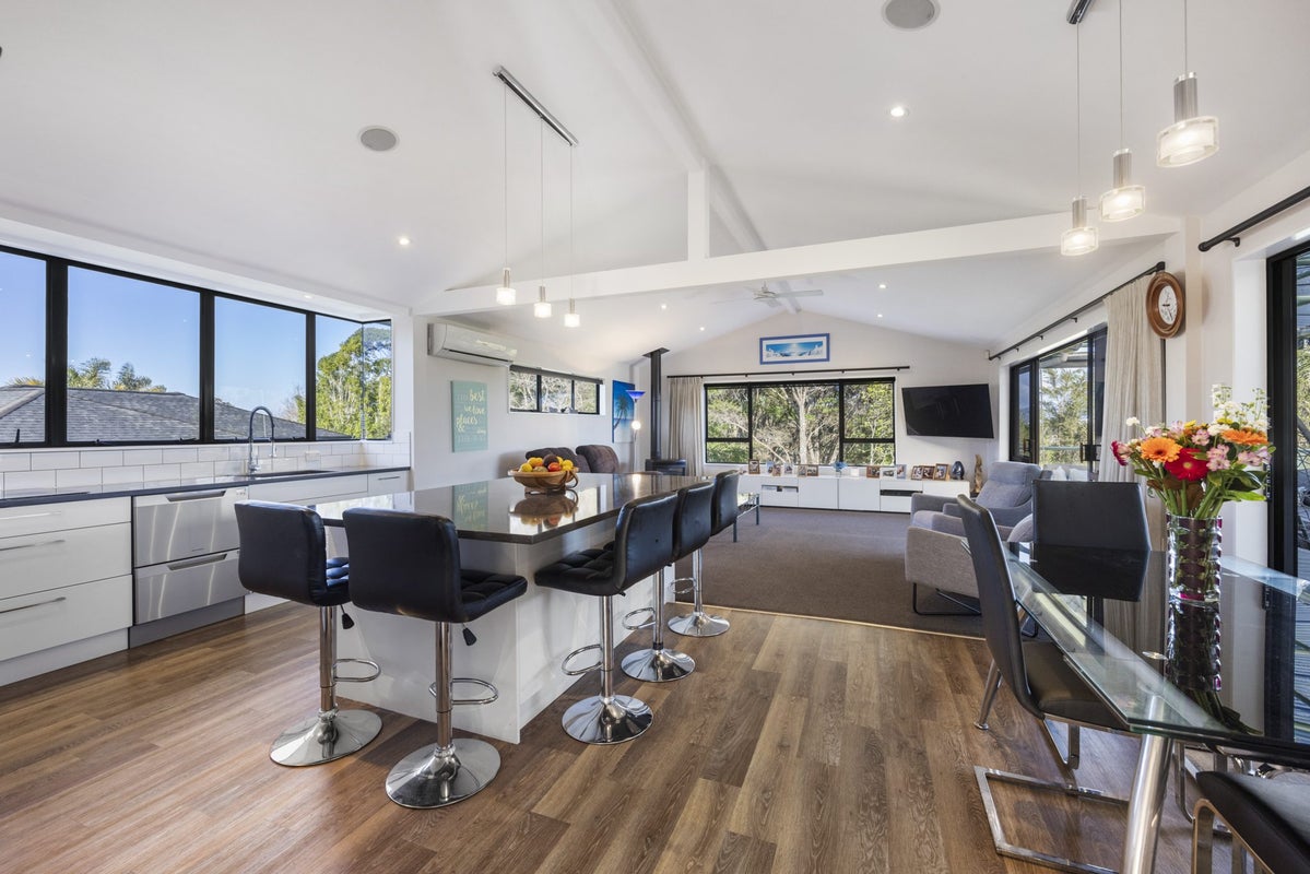 12A Acton Place, Avondale, Auckland - Carousel 2