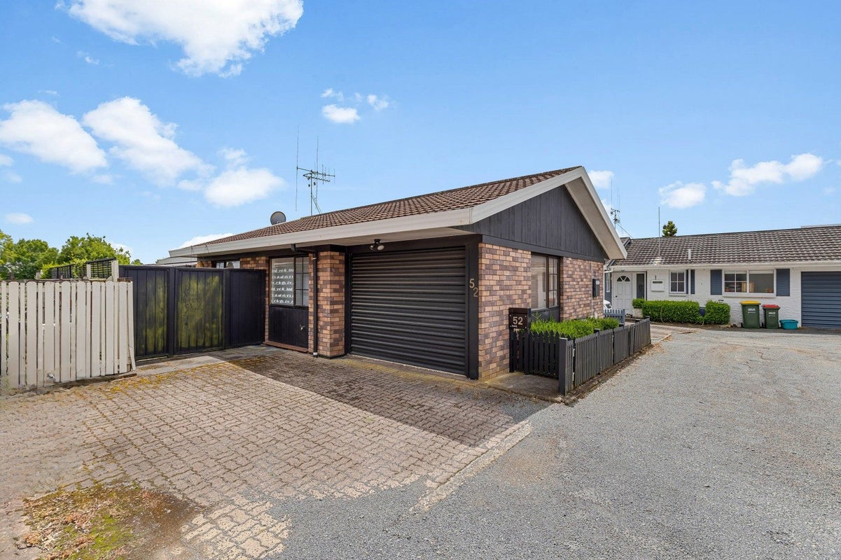 52 Anglesea Street, Hamilton Central, Hamilton - Carousel 1