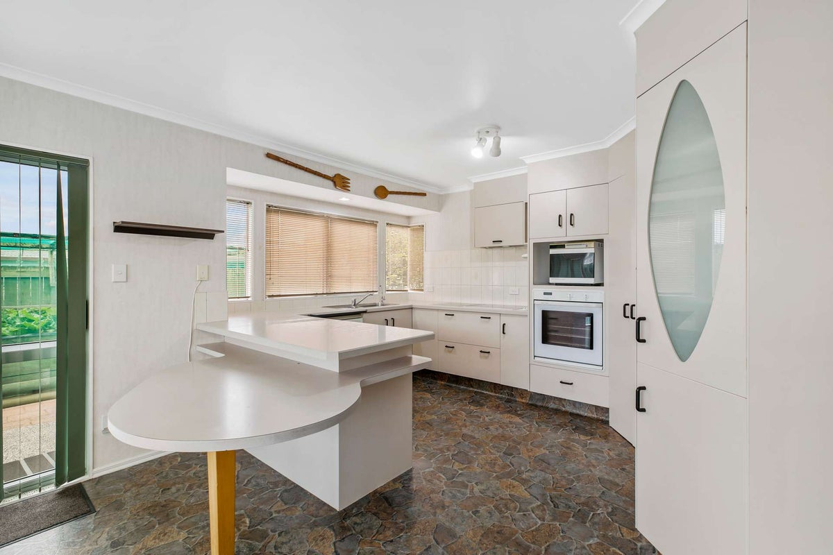 24 Pacific View Road, Papamoa Beach, Papamoa - Carousel 2