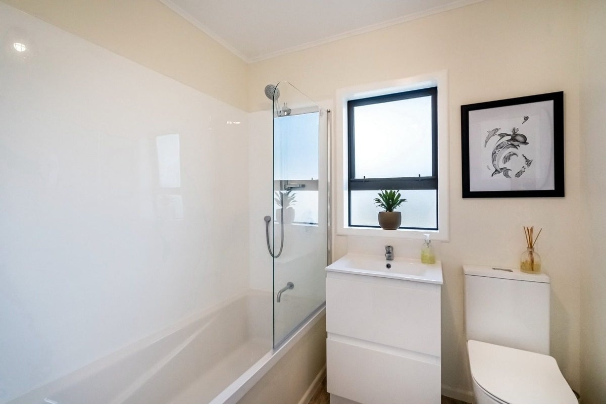1/539 Glenfield Road, Glenfield, Auckland - Carousel 2