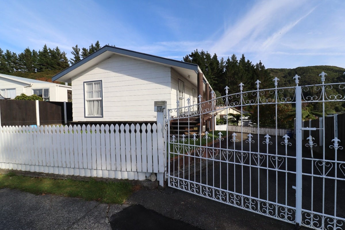 29 Newburn Grove, Wainuiomata, Lower Hutt - Carousel 17