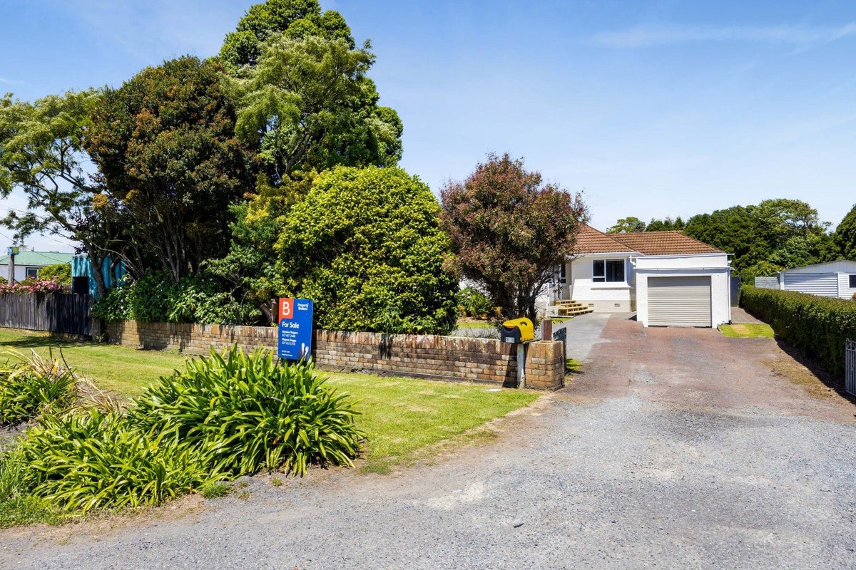 1354 Devon Road, Brixton, Waitara - Carousel 38