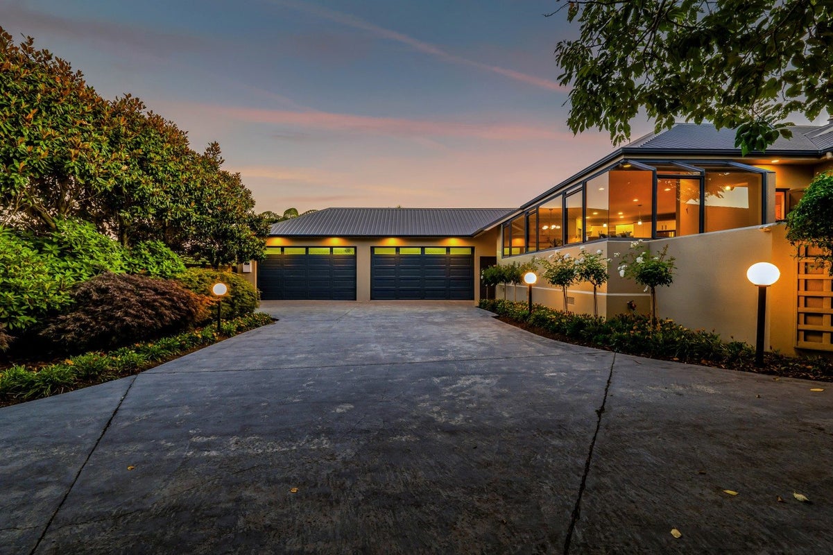 92 Govett Avenue, Frankleigh Park, New Plymouth - Carousel 34
