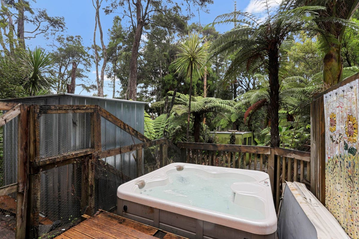202 Godley Road, Titirangi, Auckland - Carousel 2
