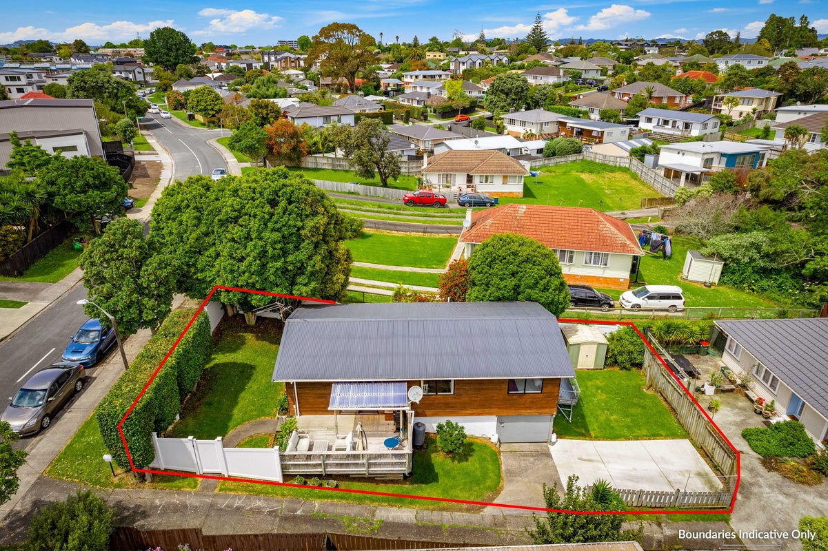 1/80 Kervil Avenue, Te Atatu Peninsula, Auckland - Carousel 2