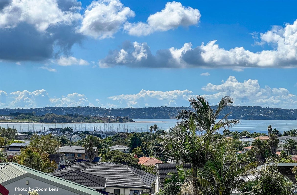 36 Westpark Drive, West Harbour, Auckland - Carousel 1
