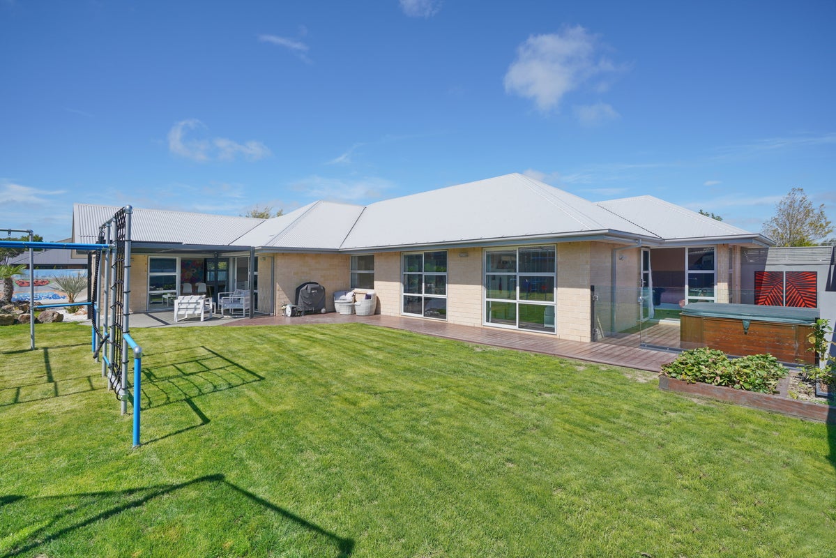 36 Coolspring Way, Redwood, Christchurch - Carousel 2