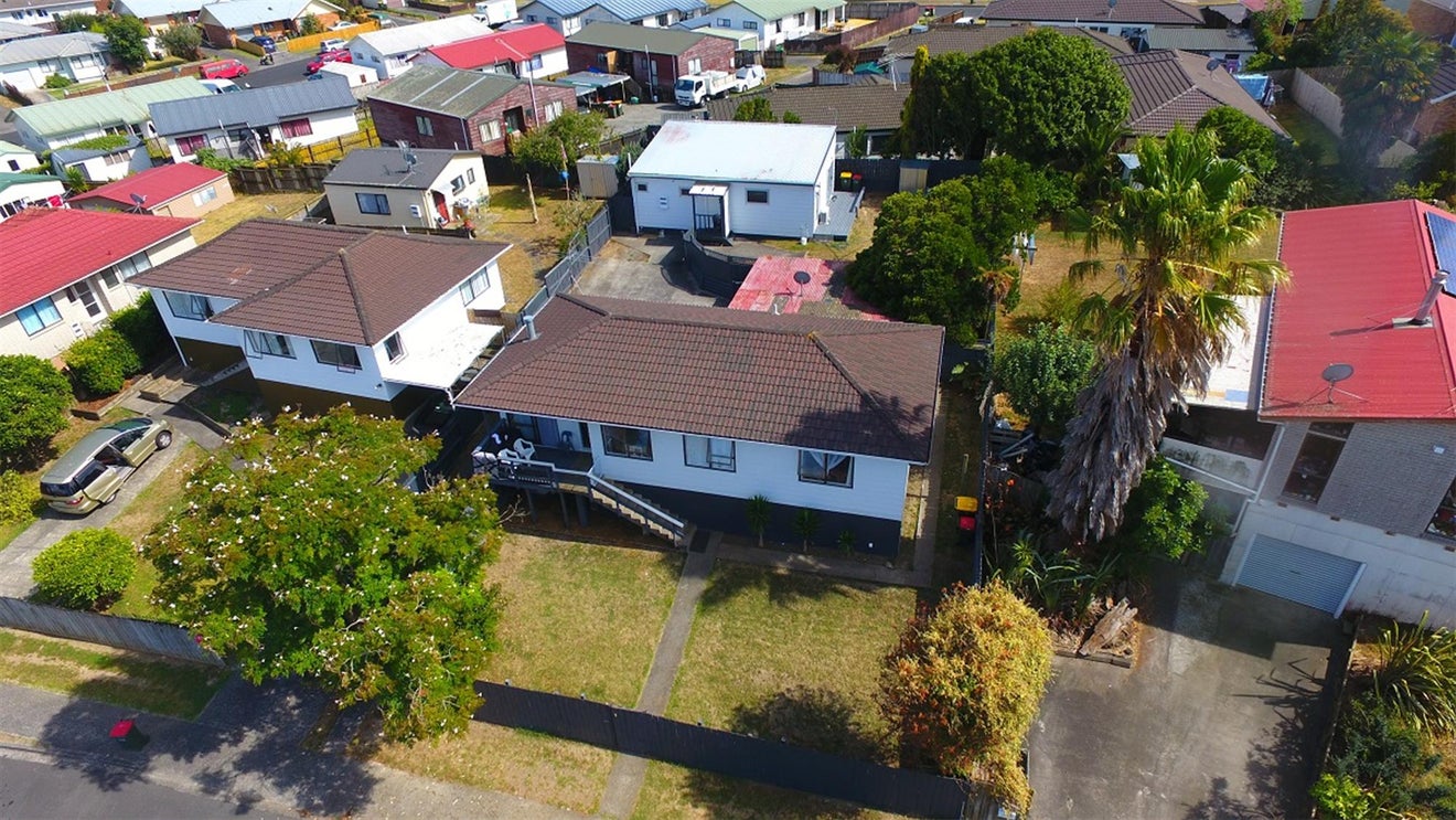 10 Massine Place, Randwick Park, Auckland - Carousel 1
