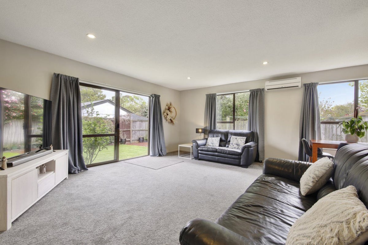 1/21 Dunedin Street, Redwood, Christchurch - Carousel 2