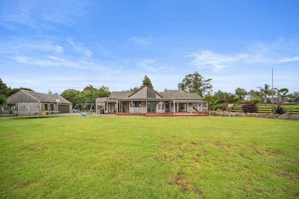 22 Falls Road, Papakura - Carousel 1
