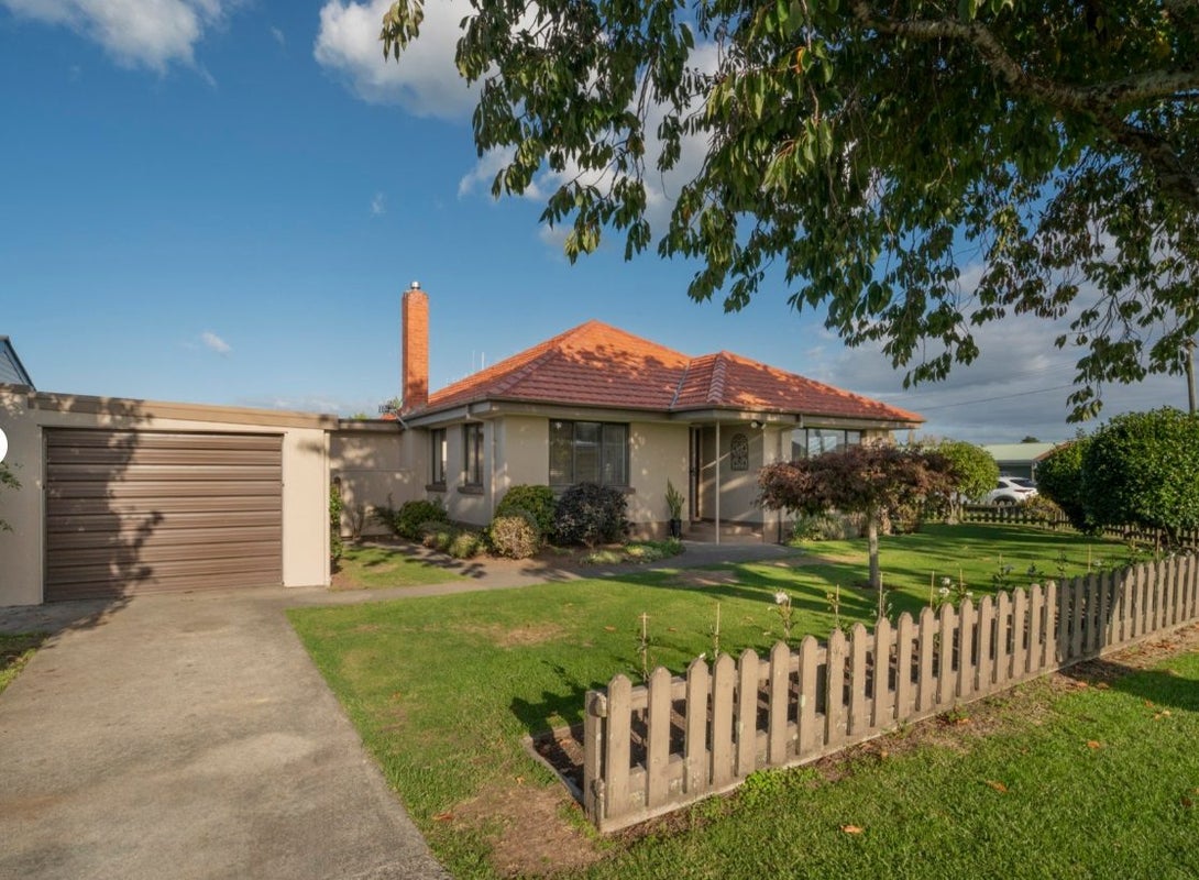 2 Pemberton Crescent, Greerton, Tauranga - Carousel 2