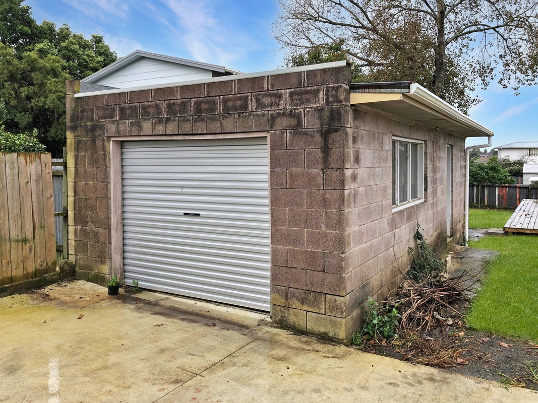 121 Flanshaw Road, Te Atatu South, Auckland - Carousel 11