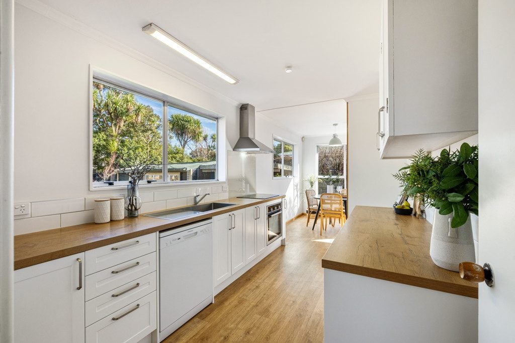 99 Brookside Terrace, Bryndwr, Christchurch City, Canterbury - Carousel 2