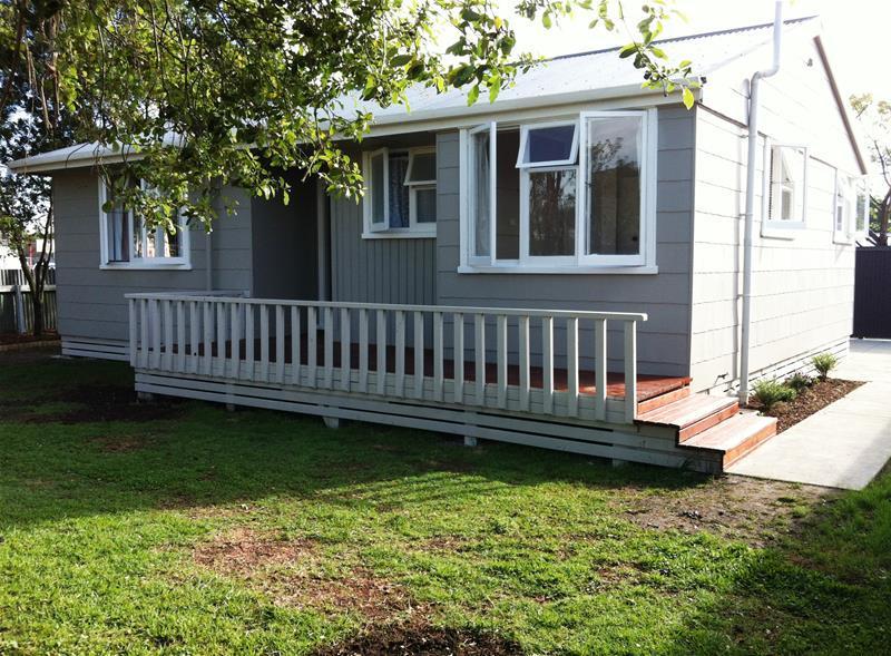 1004A Willowpark Road North, Mayfair, Hastings - Carousel 1