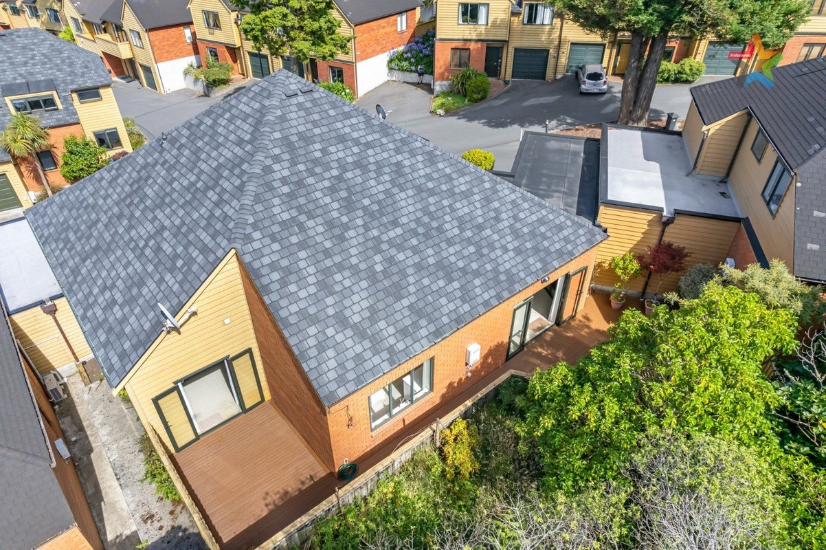 50 Futuna Close, Karori, Wellington - Carousel 1