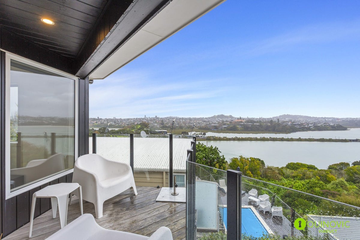 3/11 Awarua Crescent, Orakei, Auckland - Carousel 1