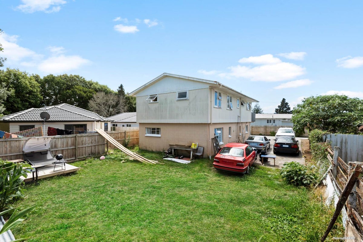 11 Westney Road, Mangere, Auckland - Carousel 1