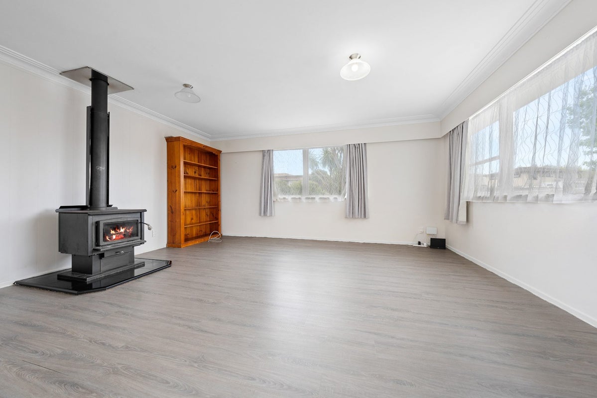 77 Triangle Road, Massey, Auckland - Carousel 2