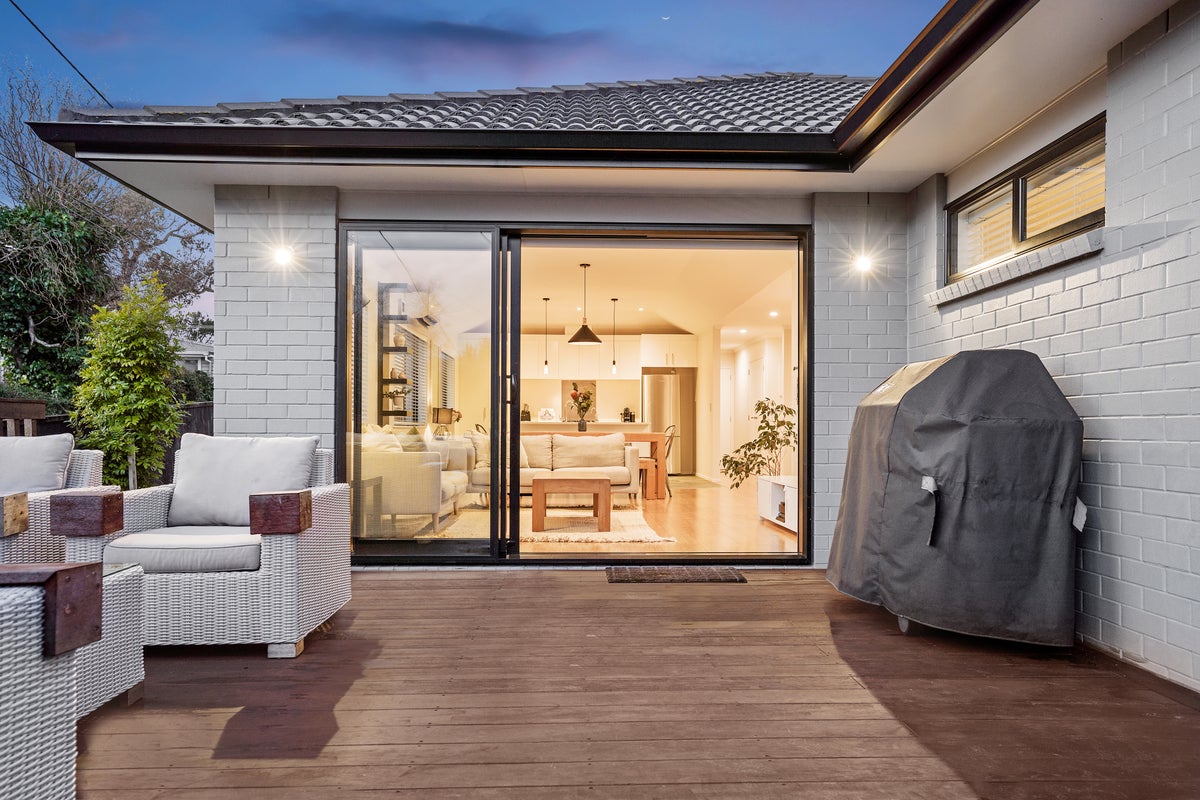 296A Rangatira Road, Beach Haven, Auckland - Carousel 1