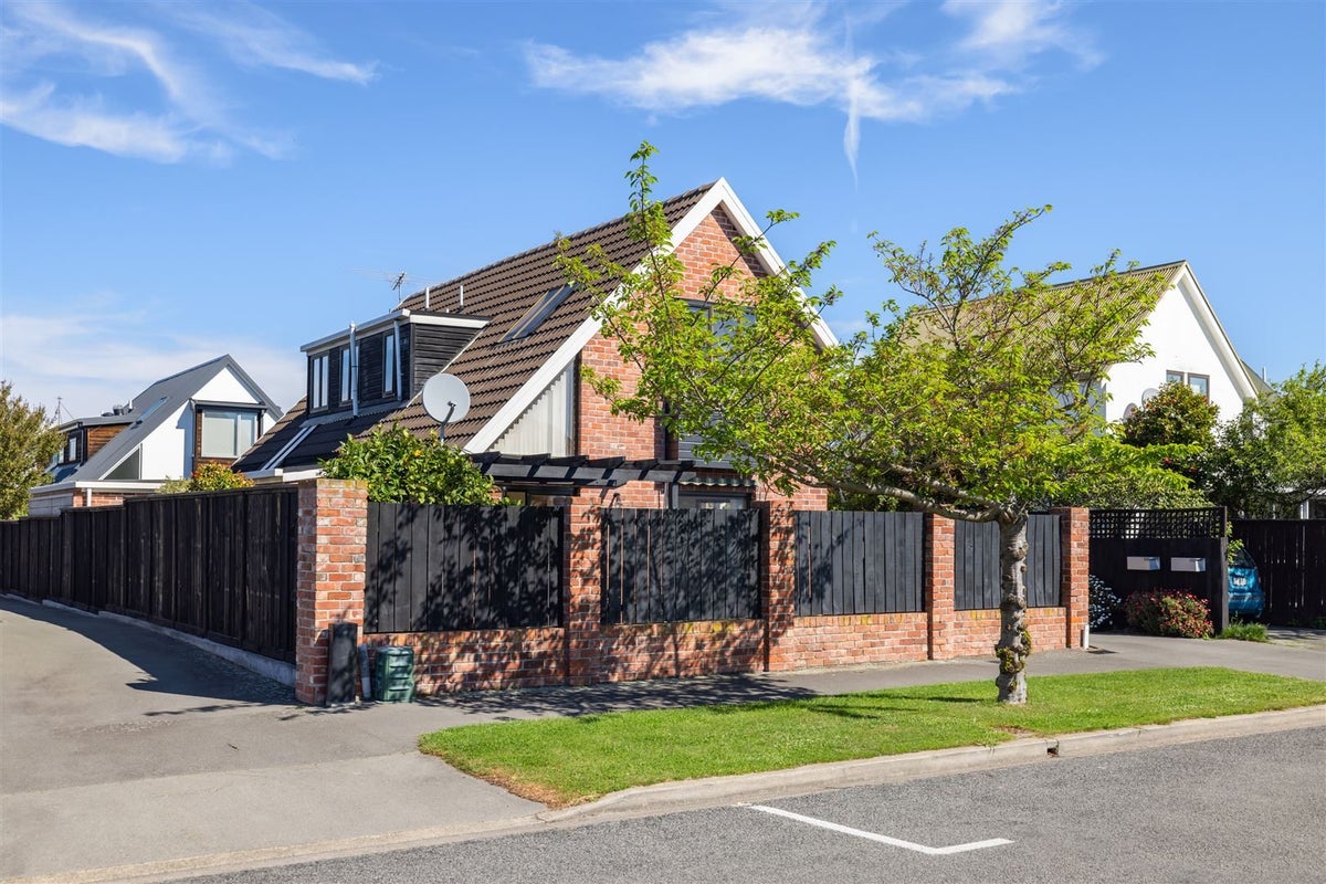 1/64 Merivale Lane, Merivale, Christchurch - Carousel 21