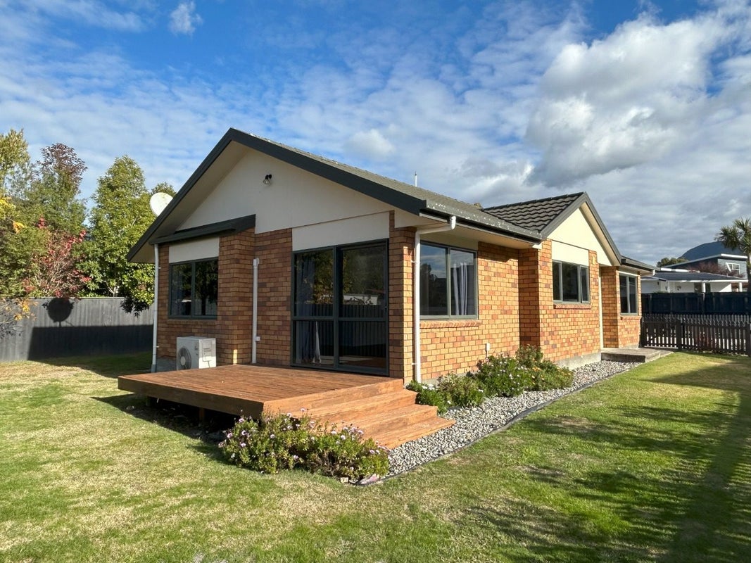 12A Huia Street, Waikawa, Picton - Carousel 1