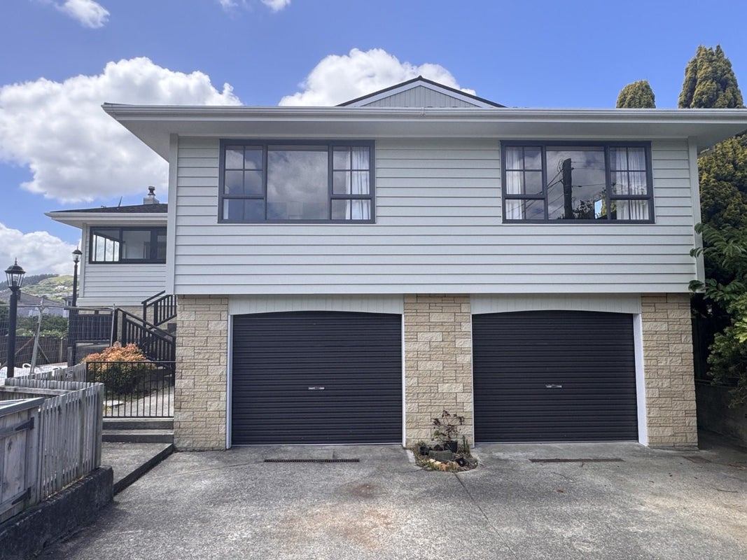 25 Ngatitoa Street, Tawa, Wellington - Carousel 1