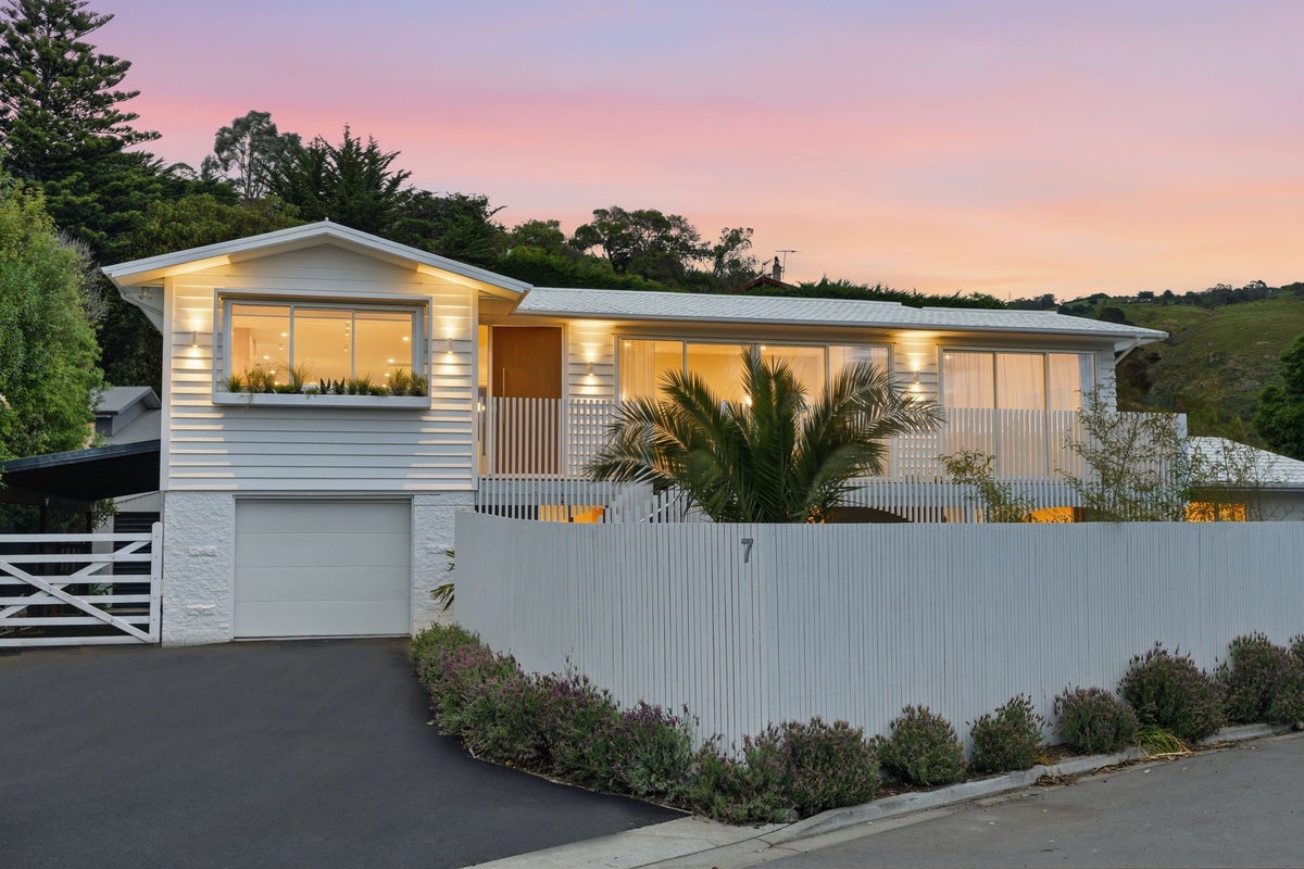 7 Moncks Bay Lane, Moncks Bay, Christchurch - Carousel 1