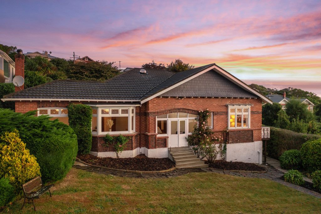 19 Merchiston Street, Andersons Bay, Dunedin - Carousel 1