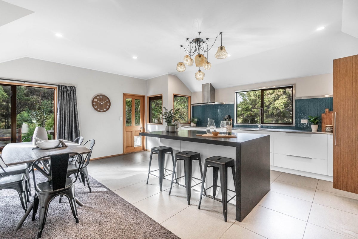 50 Huruhuru Road, Otatara - Carousel 2