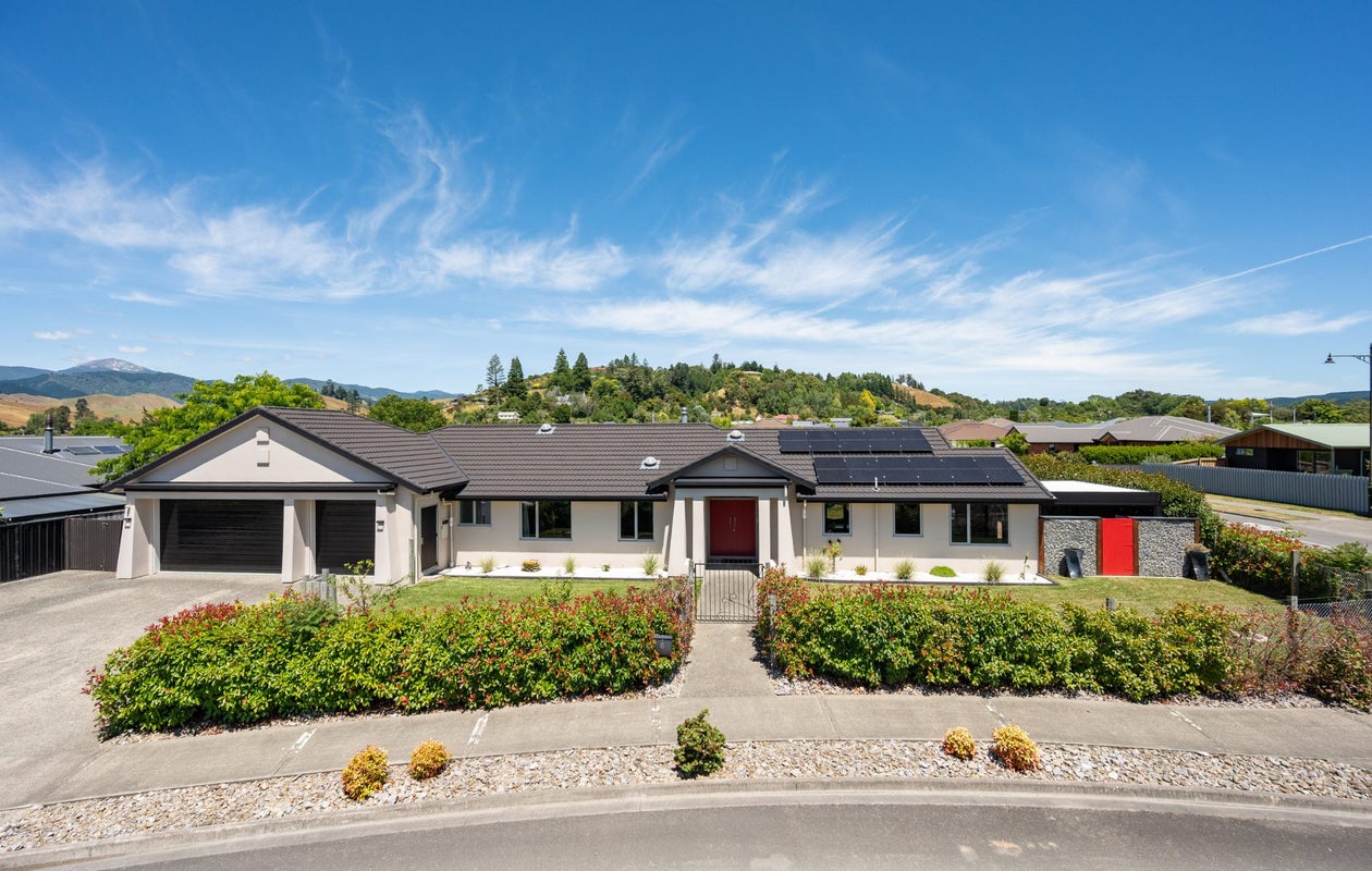 6 Ryeland Avenue, Wakefield, Wakefield - Carousel 1