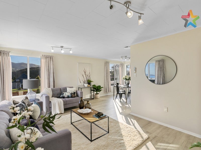 98 Major Drive, Kelson, Lower Hutt - Carousel 2