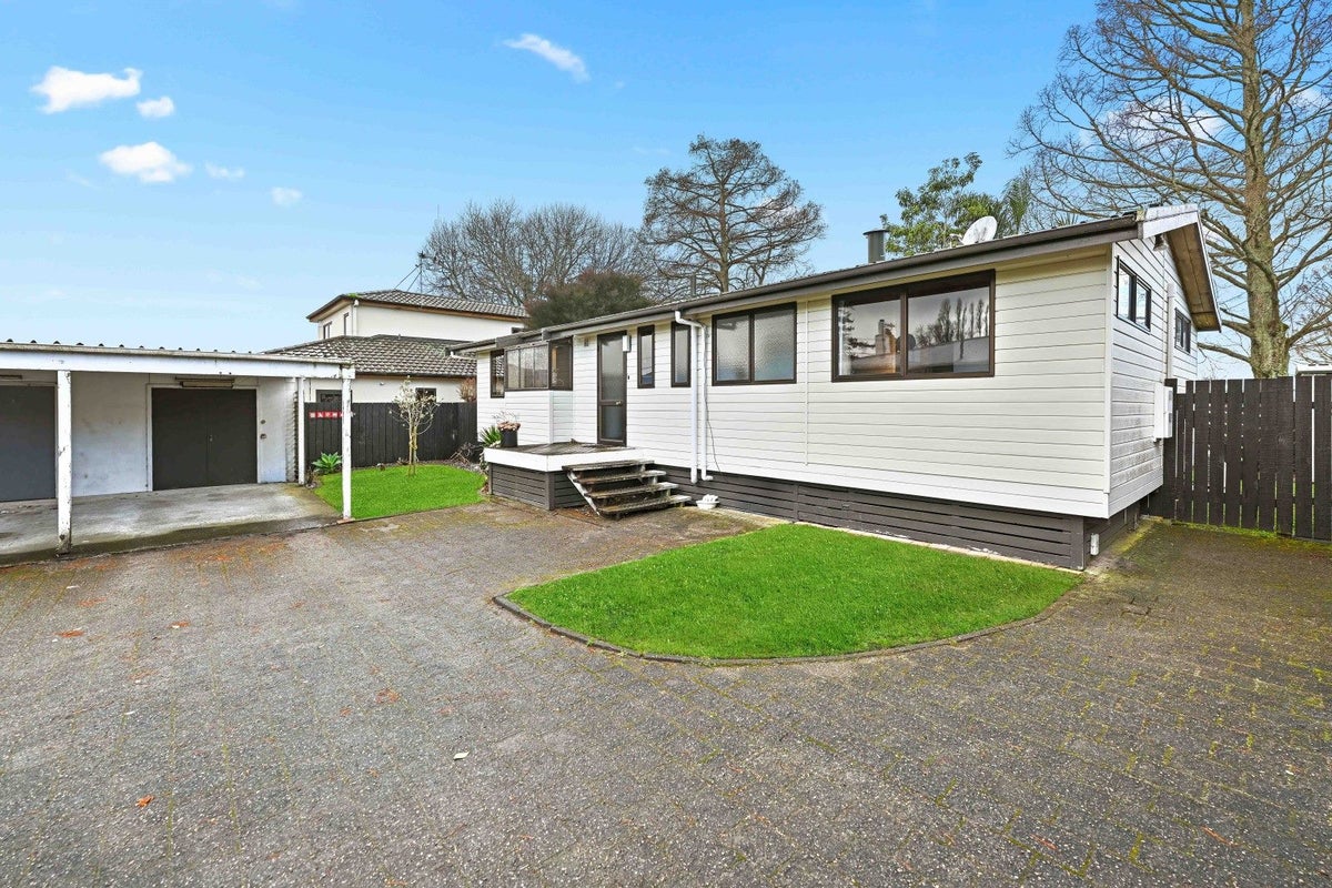 16A Vardon Road, St Andrews, Hamilton - Carousel 2