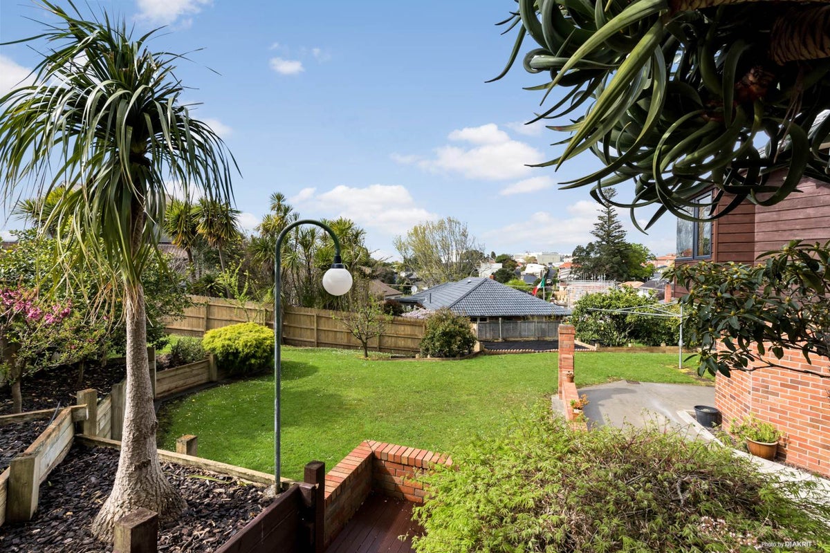 43 Parkhill Road, Mellons Bay, Auckland - Carousel 2