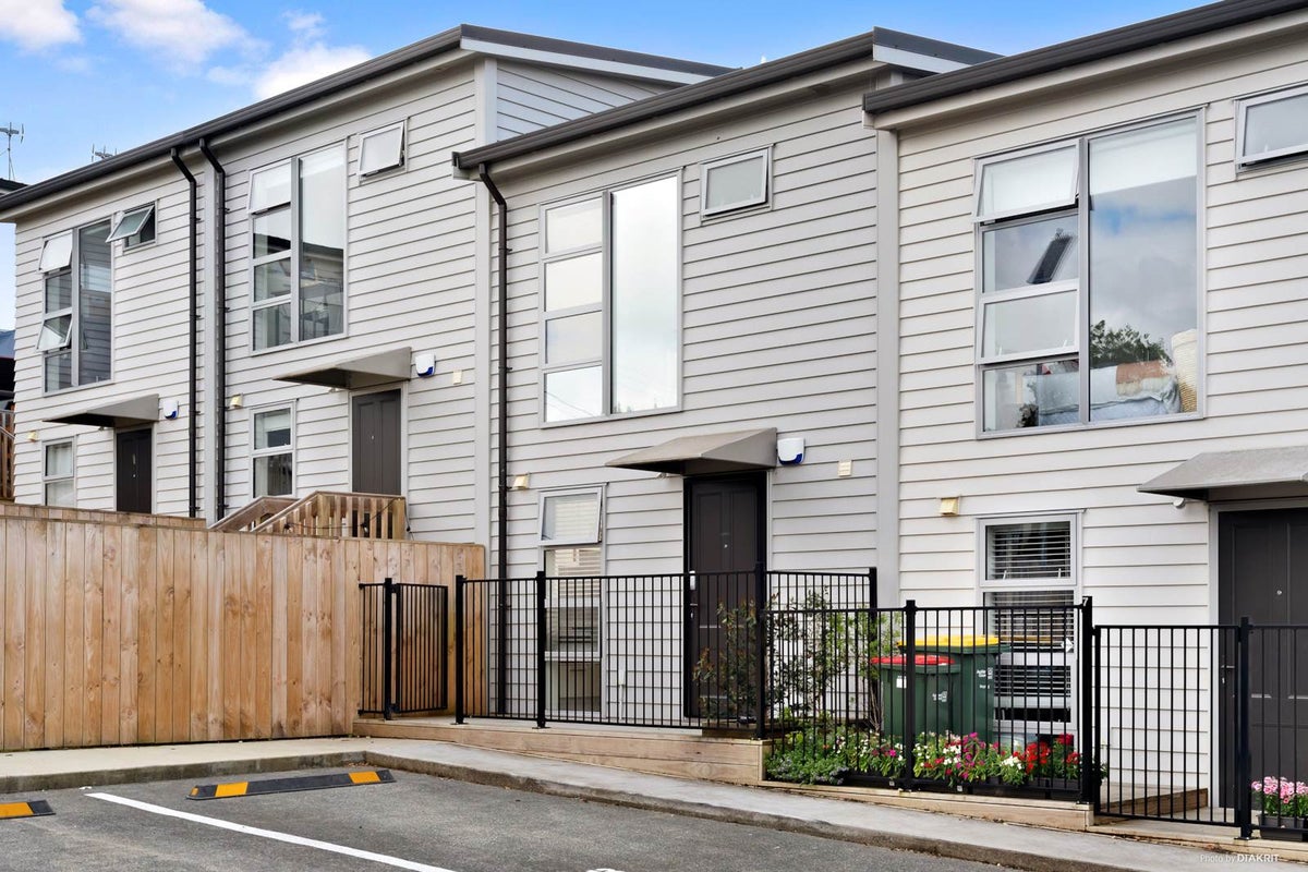 5 Kaneke Place, Glen Eden, Auckland - Carousel 2