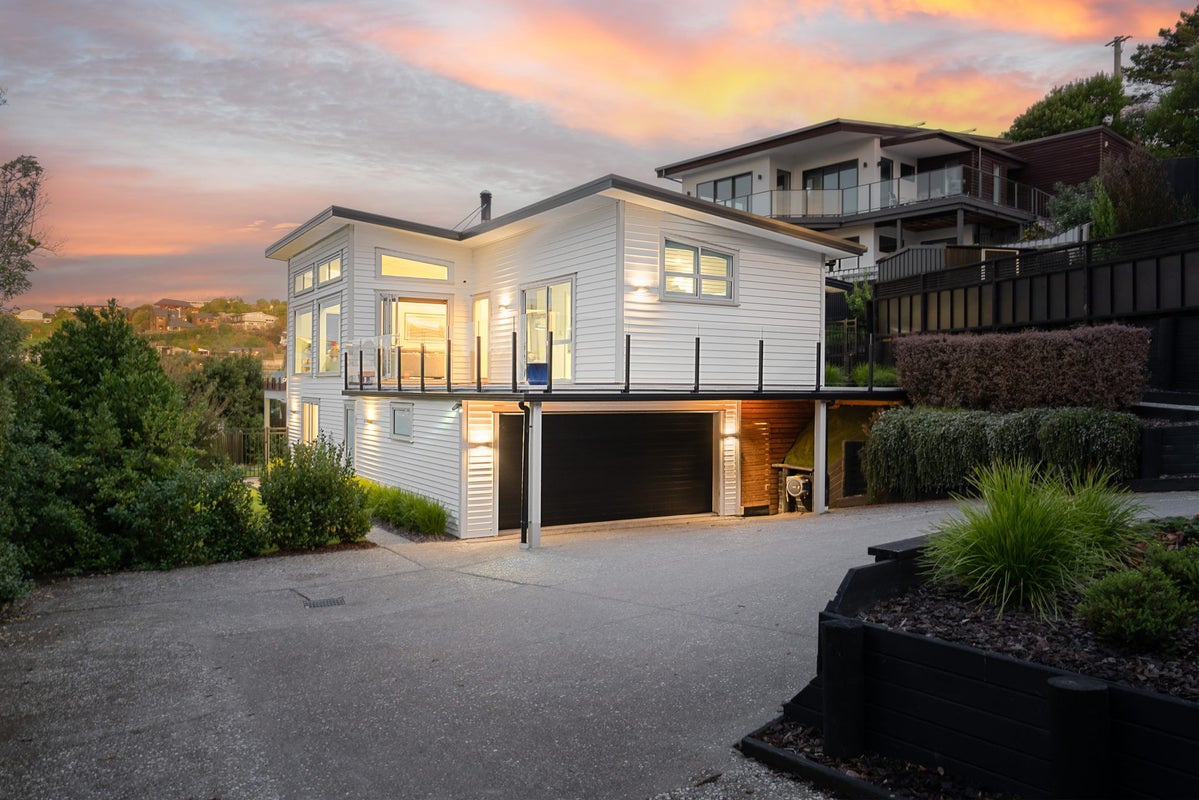 97B Mount Pleasant Road, Mount Pleasant, Christchurch - Carousel 2
