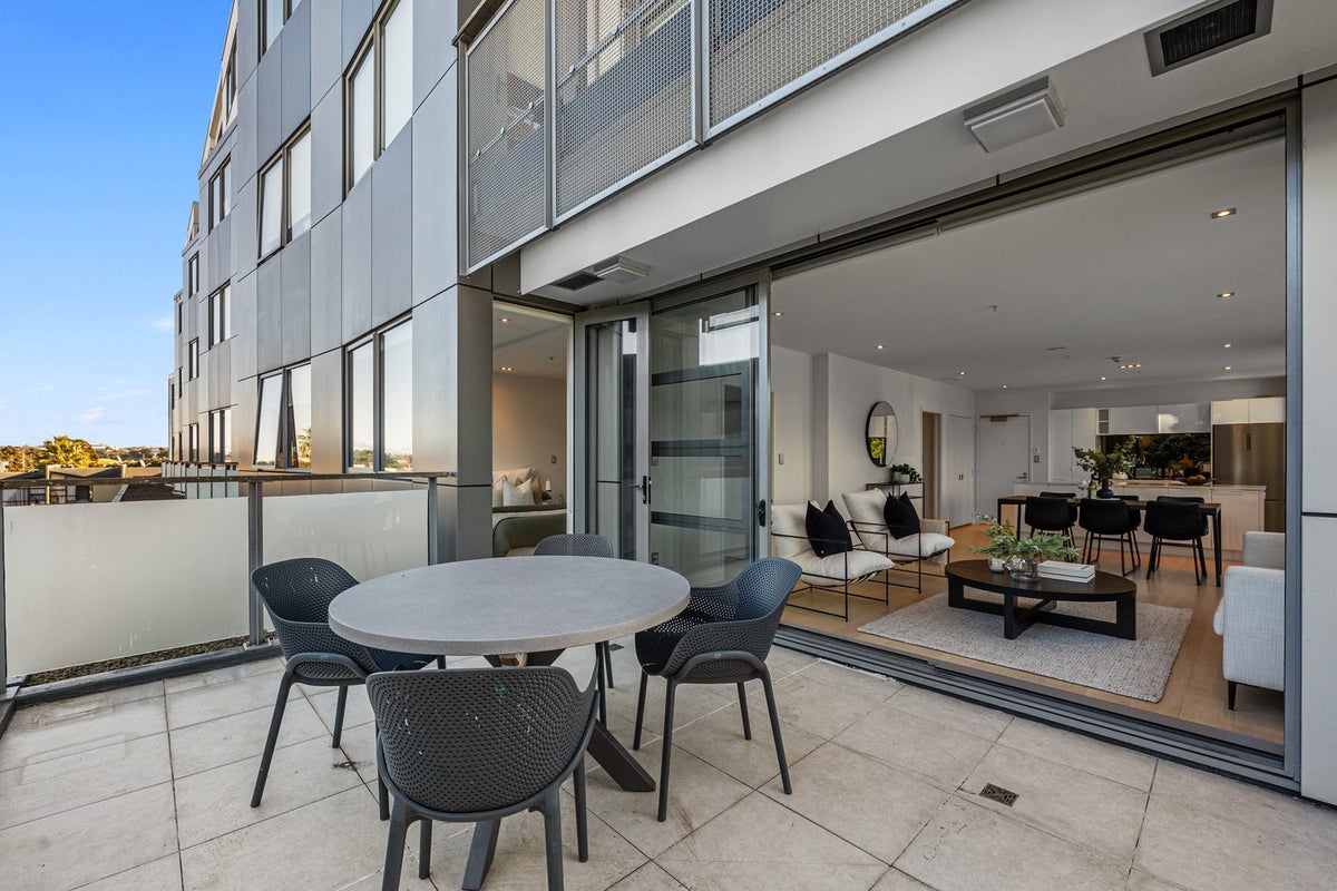 102/16 Huron Street, Takapuna, Auckland - Carousel 1