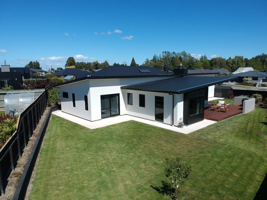 18 Avoca Drive, Waiareka Junction, Oamaru - Carousel 1