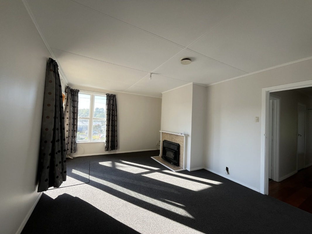 50A Glenpark Avenue, Frankleigh Park, New Plymouth - Carousel 2