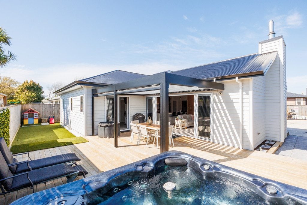 11A Belvedere Crescent, Takaro, Palmerston North - Carousel 1