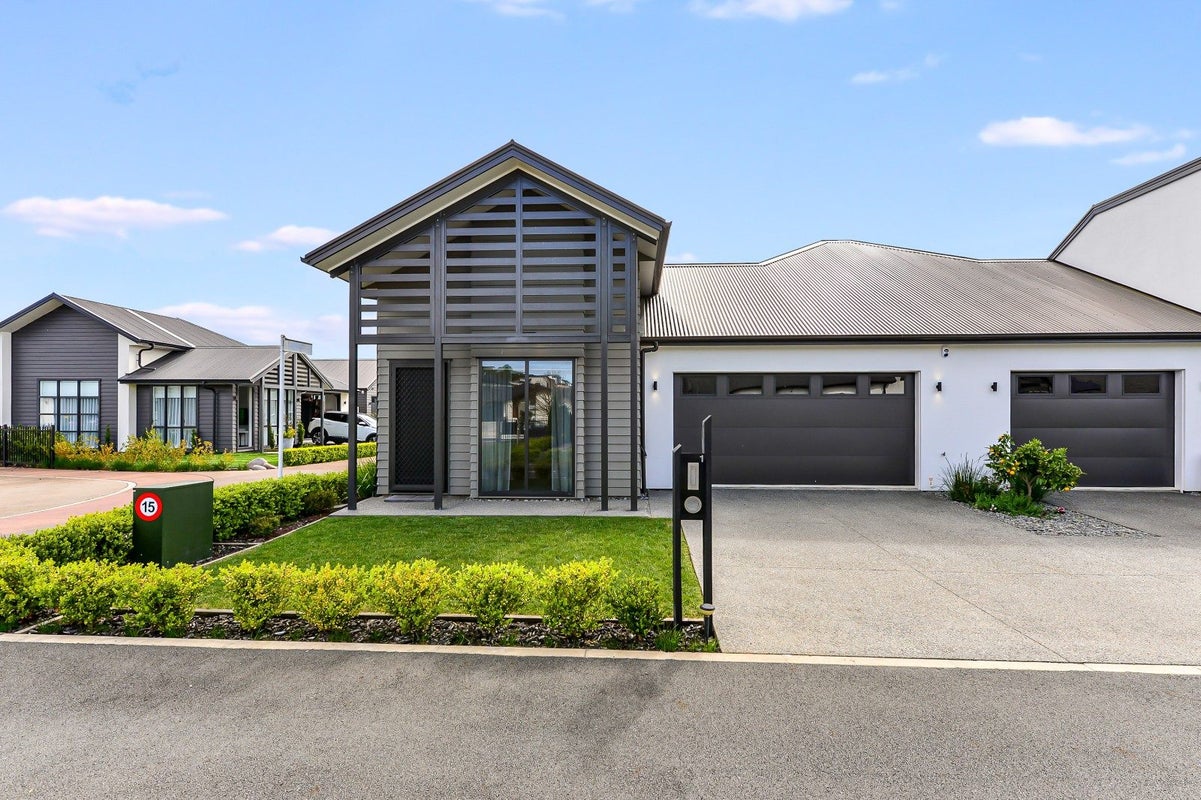 1 Eskdale Lane, Flagstaff, Hamilton - Carousel 24