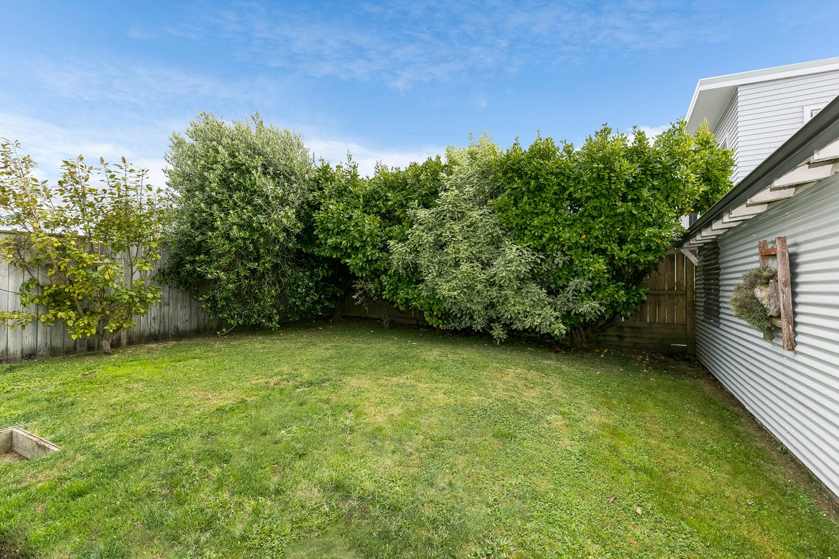 30 Dr Taylor Terrace, Johnsonville, Wellington - Carousel 16