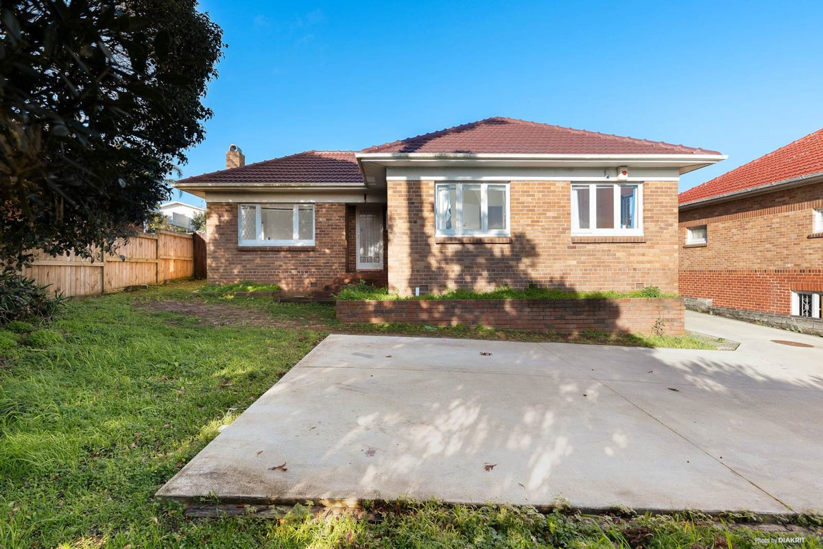 86 Hillsborough Road, Hillsborough, Auckland - Carousel 2