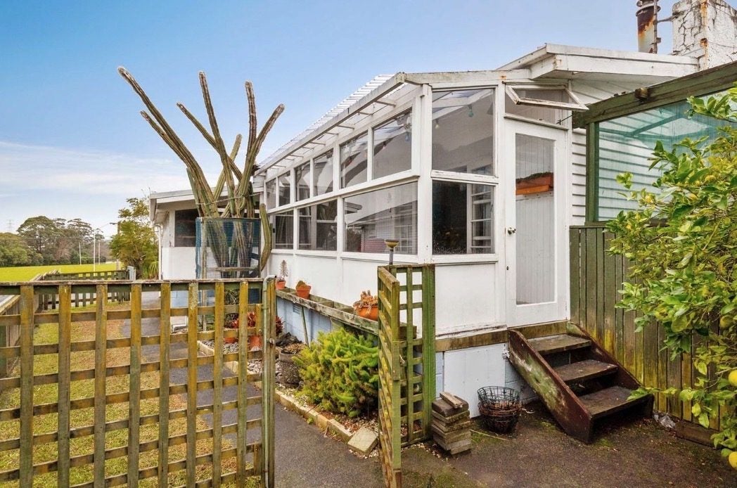 128 Archibald Road, Kelston, Auckland - Carousel 1