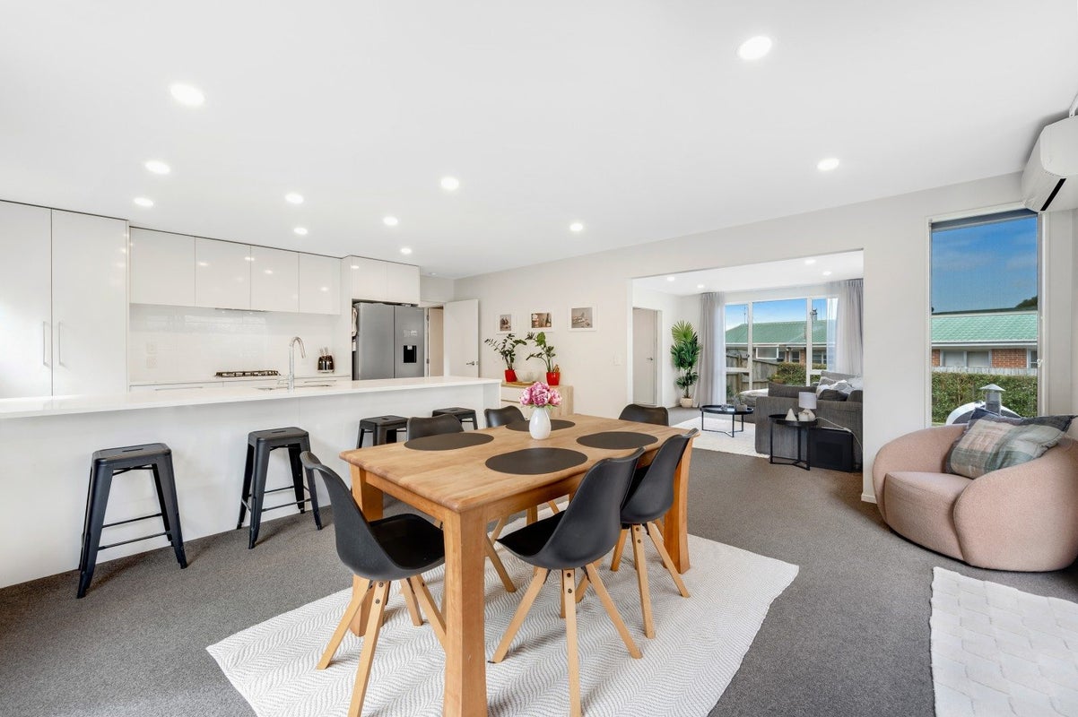 42A Moore Street, Howick, Auckland - Carousel 1