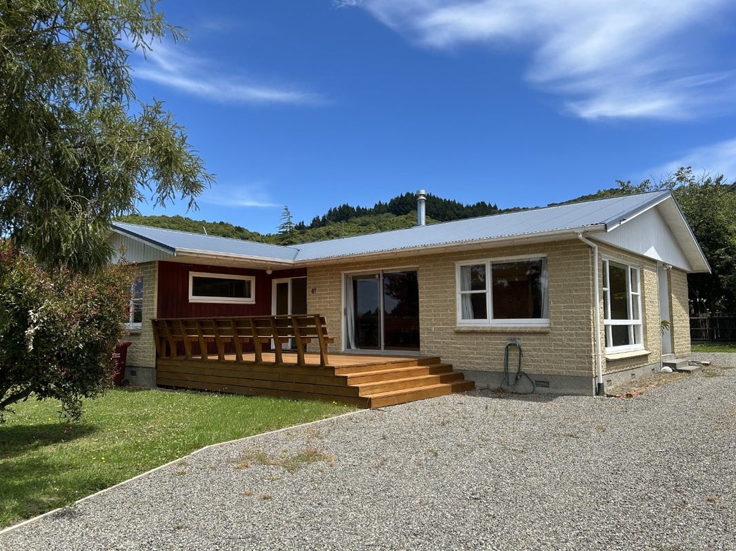 87 Watt Street, Featherston - Carousel 1