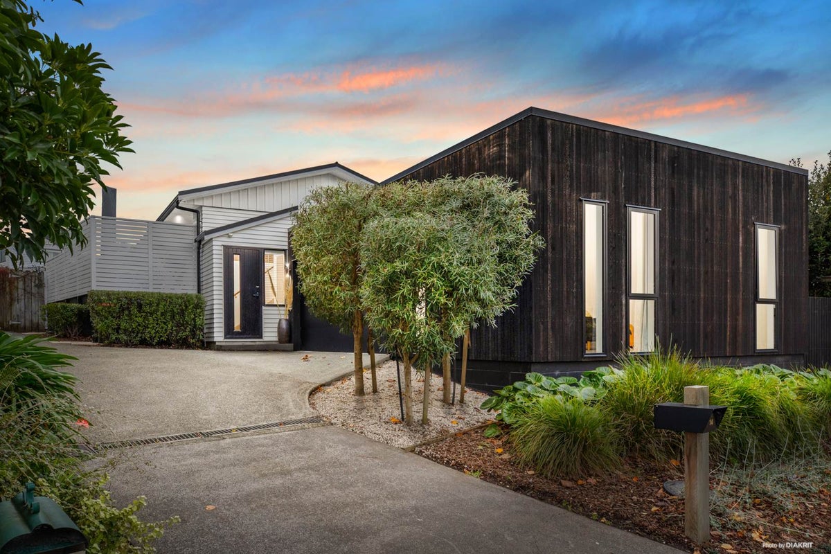 14 Pembroke Crescent, Glendowie, Auckland - Carousel 1