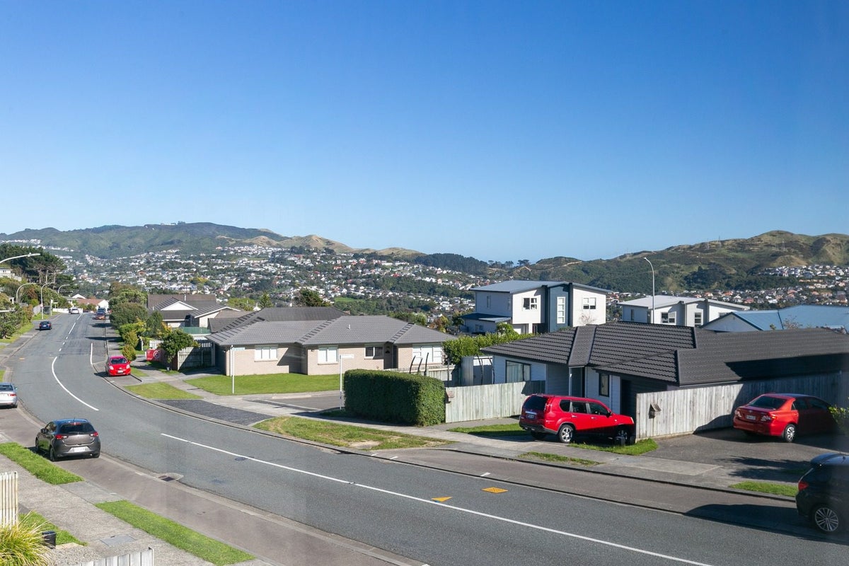 194 Mark Avenue, Grenada Village, Wellington - Carousel 13